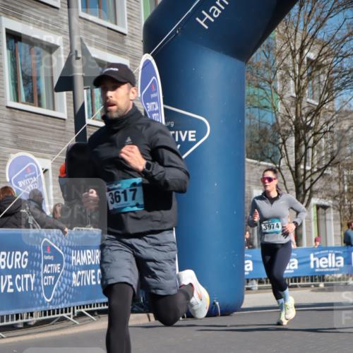 06.04.2025 - 44. Internationalen Wilhelmsburger Insellauf A. Gomolzig http://msf.ph/oto/7574549 06.04.2025 10:40:22 Ziel 3021, 3263, 3319, 3617, 3974, 4139 meine-sportfotos.de