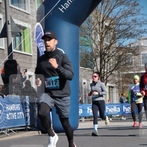 06.04.2025 - 44. Internationalen Wilhelmsburger Insellauf A. Gomolzig http://msf.ph/oto/7574554 06.04.2025 10:40:22 Ziel 3021, 3263, 3319, 3617, 3974, 4139 meine-sportfotos.de