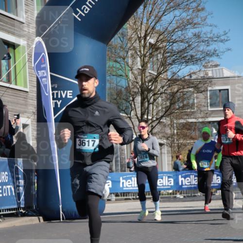 06.04.2025 - 44. Internationalen Wilhelmsburger Insellauf A. Gomolzig http://msf.ph/oto/7574560 06.04.2025 10:40:22 Ziel 3021, 3263, 3319, 3617, 3974, 4139 meine-sportfotos.de