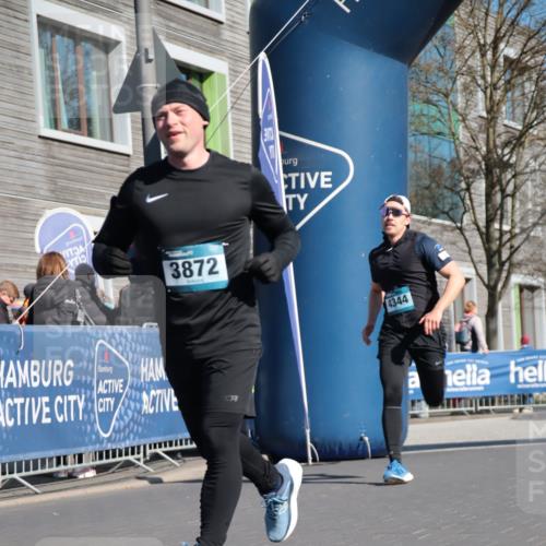 06.04.2025 - 44. Internationalen Wilhelmsburger Insellauf A. Gomolzig http://msf.ph/oto/7574764 06.04.2025 10:39:47 Ziel 3729, 3872, 4344 meine-sportfotos.de