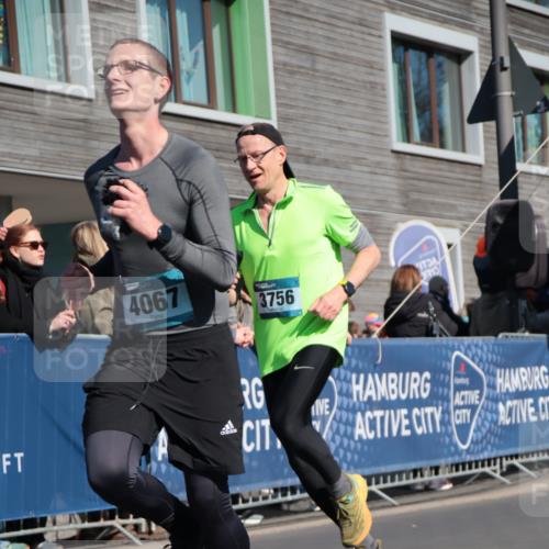 06.04.2025 - 44. Internationalen Wilhelmsburger Insellauf A. Gomolzig http://msf.ph/oto/7574787 06.04.2025 10:39:40 Ziel 3417, 3418, 3756, 3833, 4065, 4067, 4344 meine-sportfotos.de