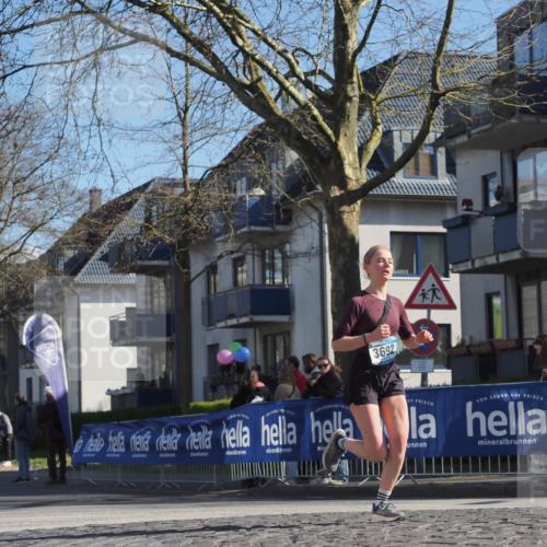 06.04.2025 - 44. Internationalen Wilhelmsburger Insellauf Luisa Fischer http://msf.ph/oto/7574788 06.04.2025 10:42:11 Ziel 35, 3692 meine-sportfotos.de