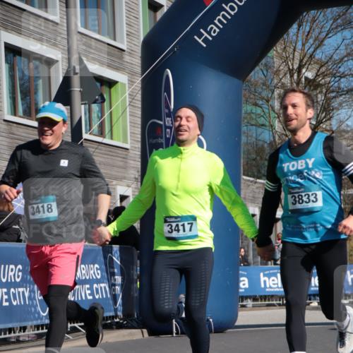 06.04.2025 - 44. Internationalen Wilhelmsburger Insellauf A. Gomolzig http://msf.ph/oto/7574831 06.04.2025 10:39:35 Ziel 3417, 3418, 3756, 3801, 3833, 4065, 4067, 5095, 5179 meine-sportfotos.de