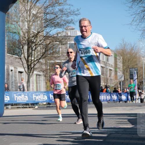06.04.2025 - 44. Internationalen Wilhelmsburger Insellauf A. Gomolzig http://msf.ph/oto/7574929 06.04.2025 10:39:16 Ziel 3350, 3592, 3709, 3915, 4253, 4560, 4592 meine-sportfotos.de