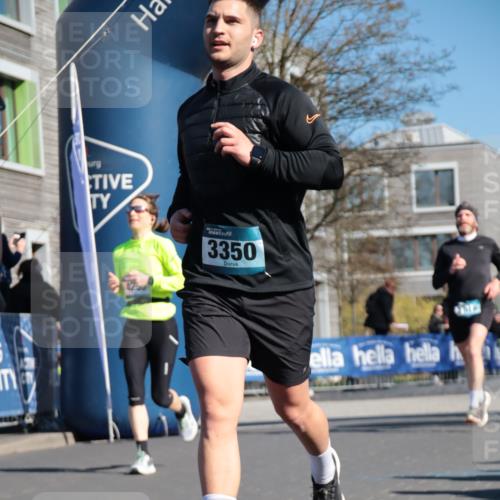 06.04.2025 - 44. Internationalen Wilhelmsburger Insellauf A. Gomolzig http://msf.ph/oto/7574947 06.04.2025 10:39:12 Ziel 3350, 3592, 3709, 3915, 4047, 4253, 4337, 4560, 4592 meine-sportfotos.de