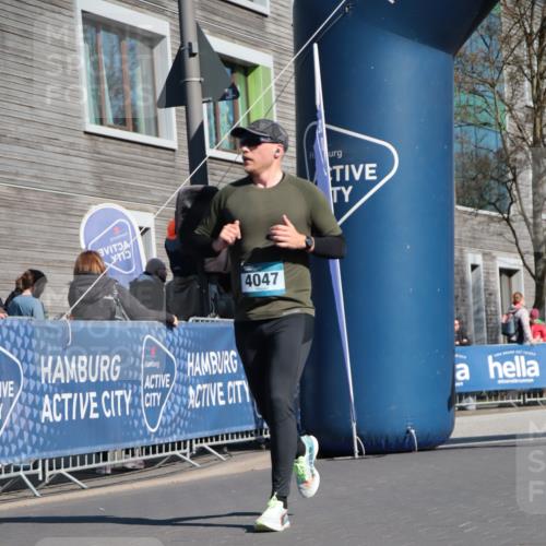 06.04.2025 - 44. Internationalen Wilhelmsburger Insellauf A. Gomolzig http://msf.ph/oto/7574981 06.04.2025 10:39:07 Ziel 3350, 3709, 3995, 4047, 4253, 4337, 4359 meine-sportfotos.de