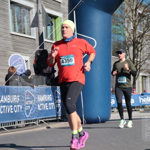 06.04.2025 - 44. Internationalen Wilhelmsburger Insellauf A. Gomolzig http://msf.ph/oto/7575003 06.04.2025 10:39:06 Ziel 3350, 3709, 3995, 4047, 4337, 4359 meine-sportfotos.de