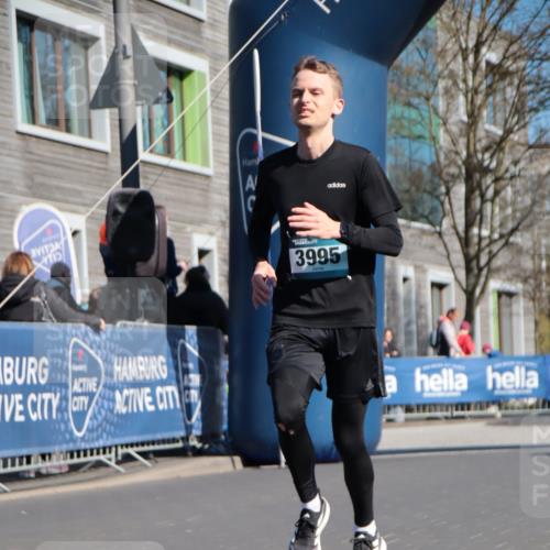 06.04.2025 - 44. Internationalen Wilhelmsburger Insellauf A. Gomolzig http://msf.ph/oto/7575036 06.04.2025 10:39:02 Ziel 3346, 3995, 4047, 4359 meine-sportfotos.de