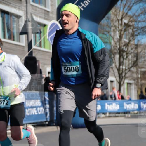 06.04.2025 - 44. Internationalen Wilhelmsburger Insellauf A. Gomolzig http://msf.ph/oto/7575102 06.04.2025 10:38:48 Ziel 3672, 4246, 5008 meine-sportfotos.de