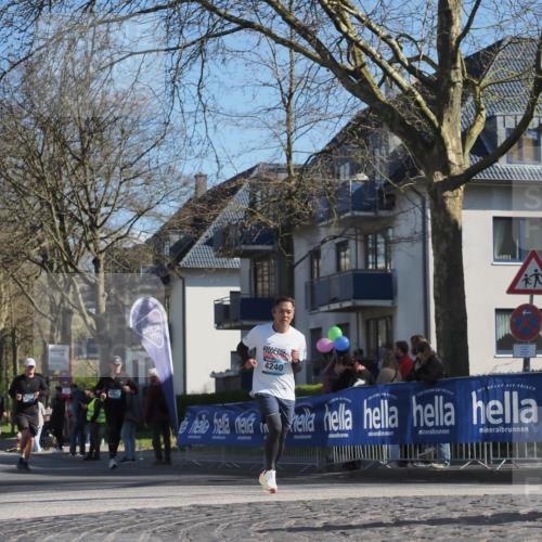 06.04.2025 - 44. Internationalen Wilhelmsburger Insellauf Luisa Fischer http://msf.ph/oto/7575151 06.04.2025 10:42:21 Ziel 4297, 4240 meine-sportfotos.de