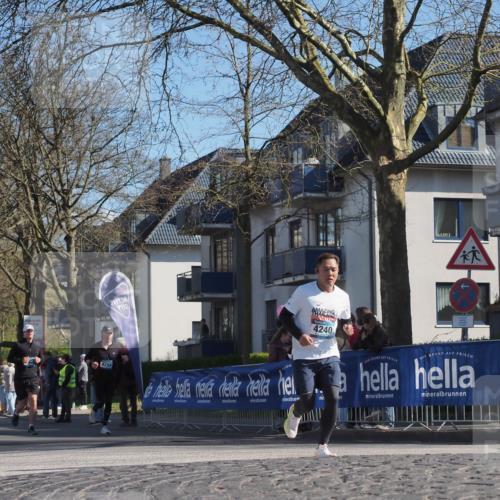 06.04.2025 - 44. Internationalen Wilhelmsburger Insellauf Luisa Fischer http://msf.ph/oto/7575191 06.04.2025 10:42:21 Ziel 4240, 4297 meine-sportfotos.de