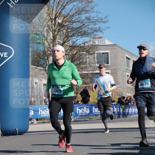 06.04.2025 - 44. Internationalen Wilhelmsburger Insellauf A. Gomolzig http://msf.ph/oto/7575223 06.04.2025 10:38:28 Ziel 3178, 3369, 3675, 4118, 4563, 4578 meine-sportfotos.de