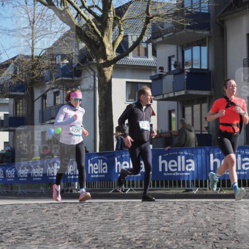 06.04.2025 - 44. Internationalen Wilhelmsburger Insellauf Luisa Fischer http://msf.ph/oto/7575278 06.04.2025 10:37:31 Ziel 4226, 32, 06, 4470 meine-sportfotos.de