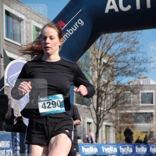 06.04.2025 - 44. Internationalen Wilhelmsburger Insellauf A. Gomolzig http://msf.ph/oto/7575289 06.04.2025 10:38:11 Ziel 3295, 3654, 3840, 3921, 4278, 4279, 4290, 4365 meine-sportfotos.de