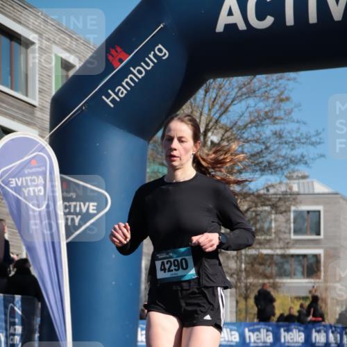 06.04.2025 - 44. Internationalen Wilhelmsburger Insellauf A. Gomolzig http://msf.ph/oto/7575300 06.04.2025 10:38:11 Ziel 3295, 3654, 3840, 3921, 4278, 4279, 4290, 4365 meine-sportfotos.de