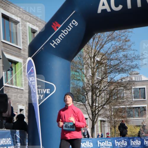 06.04.2025 - 44. Internationalen Wilhelmsburger Insellauf A. Gomolzig http://msf.ph/oto/7575412 06.04.2025 10:37:52 Ziel 3076, 3171, 3496, 4451, 4530, 4579 meine-sportfotos.de