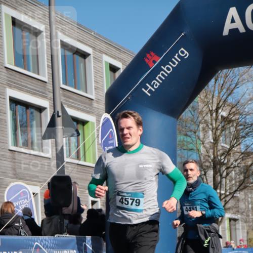06.04.2025 - 44. Internationalen Wilhelmsburger Insellauf A. Gomolzig http://msf.ph/oto/7575451 06.04.2025 10:37:49 Ziel 3076, 3171, 3496, 4451, 4530, 4579 meine-sportfotos.de