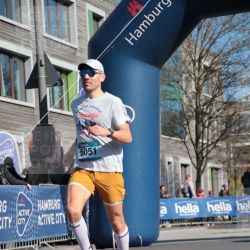06.04.2025 - 44. Internationalen Wilhelmsburger Insellauf A. Gomolzig http://msf.ph/oto/7575500 06.04.2025 10:37:36 Ziel 3197, 3206, 4226, 4470, 5051 meine-sportfotos.de