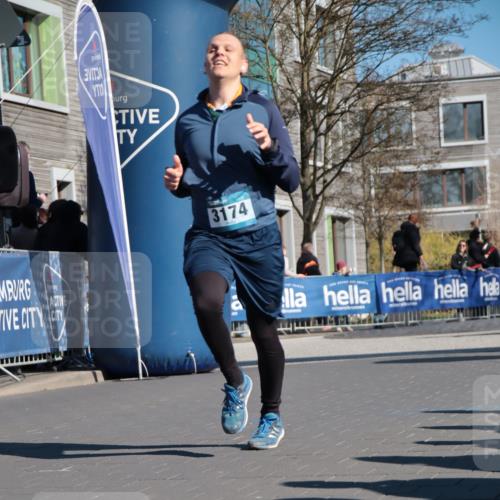 06.04.2025 - 44. Internationalen Wilhelmsburger Insellauf A. Gomolzig http://msf.ph/oto/7575559 06.04.2025 10:37:22 Ziel 3174 meine-sportfotos.de