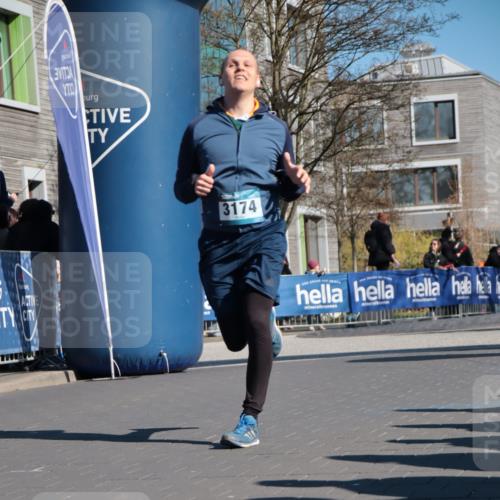 06.04.2025 - 44. Internationalen Wilhelmsburger Insellauf A. Gomolzig http://msf.ph/oto/7575563 06.04.2025 10:37:22 Ziel 3174 meine-sportfotos.de