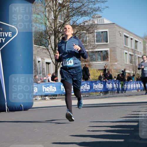 06.04.2025 - 44. Internationalen Wilhelmsburger Insellauf A. Gomolzig http://msf.ph/oto/7575575 06.04.2025 10:37:21 Ziel 3174, 4515 meine-sportfotos.de