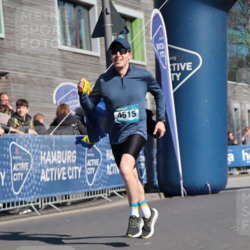 06.04.2025 - 44. Internationalen Wilhelmsburger Insellauf A. Gomolzig http://msf.ph/oto/7575603 06.04.2025 10:37:17 Ziel 3174, 4515 meine-sportfotos.de