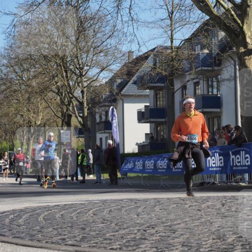 06.04.2025 - 44. Internationalen Wilhelmsburger Insellauf Luisa Fischer http://msf.ph/oto/7575620 06.04.2025 10:42:38 Ziel 4487, 4185, 4506 meine-sportfotos.de