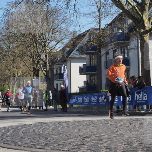 06.04.2025 - 44. Internationalen Wilhelmsburger Insellauf Luisa Fischer http://msf.ph/oto/7575629 06.04.2025 10:42:38 Ziel 4487, 4185, 4506 meine-sportfotos.de