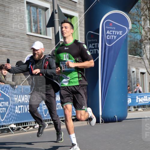 06.04.2025 - 44. Internationalen Wilhelmsburger Insellauf A. Gomolzig http://msf.ph/oto/7575684 06.04.2025 10:36:59 Ziel 3543, 3690, 3819, 4587, 5198 meine-sportfotos.de