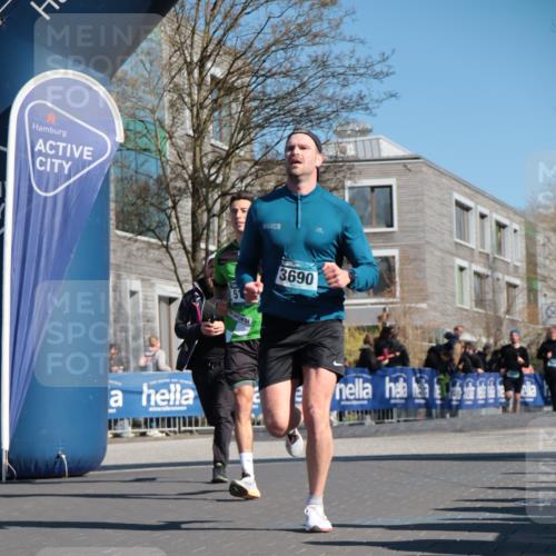 06.04.2025 - 44. Internationalen Wilhelmsburger Insellauf A. Gomolzig http://msf.ph/oto/7575706 06.04.2025 10:36:57 Ziel 3543, 3690, 3819, 4587, 5198 meine-sportfotos.de