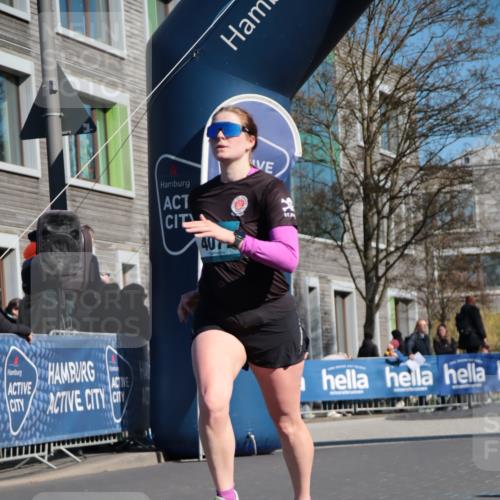 06.04.2025 - 44. Internationalen Wilhelmsburger Insellauf A. Gomolzig http://msf.ph/oto/7575777 06.04.2025 10:36:33 Ziel 3139, 4077 meine-sportfotos.de
