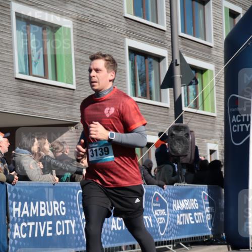 06.04.2025 - 44. Internationalen Wilhelmsburger Insellauf A. Gomolzig http://msf.ph/oto/7575792 06.04.2025 10:36:31 Ziel 3139, 4077 meine-sportfotos.de