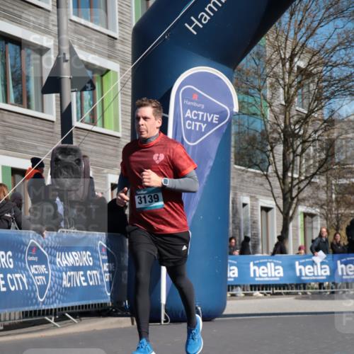 06.04.2025 - 44. Internationalen Wilhelmsburger Insellauf A. Gomolzig http://msf.ph/oto/7575810 06.04.2025 10:36:30 Ziel 3139, 4077 meine-sportfotos.de