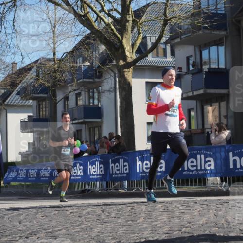 06.04.2025 - 44. Internationalen Wilhelmsburger Insellauf Luisa Fischer http://msf.ph/oto/7575906 06.04.2025 10:42:44 Ziel 4002, 487, 4399 meine-sportfotos.de