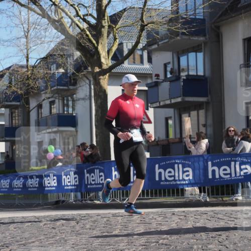 06.04.2025 - 44. Internationalen Wilhelmsburger Insellauf Luisa Fischer http://msf.ph/oto/7575926 06.04.2025 10:42:46 Ziel 3324 meine-sportfotos.de