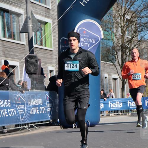 06.04.2025 - 44. Internationalen Wilhelmsburger Insellauf A. Gomolzig http://msf.ph/oto/7575966 06.04.2025 10:35:52 Ziel 3580, 4124 meine-sportfotos.de