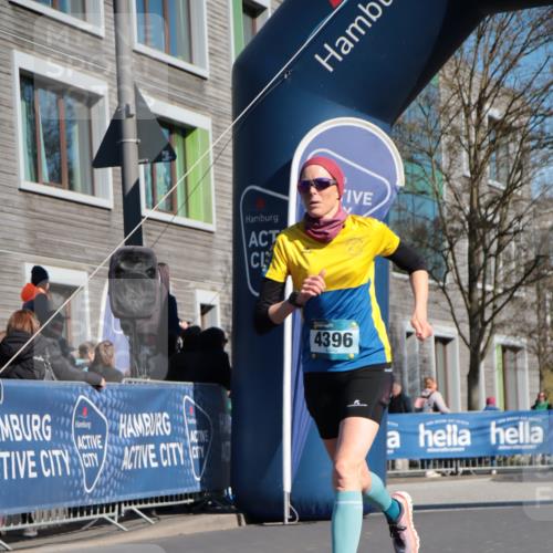 06.04.2025 - 44. Internationalen Wilhelmsburger Insellauf A. Gomolzig http://msf.ph/oto/7575996 06.04.2025 10:35:41 Ziel 4216, 4312, 4396 meine-sportfotos.de