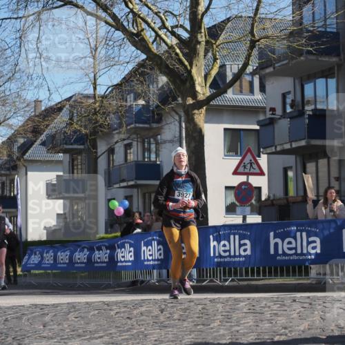 06.04.2025 - 44. Internationalen Wilhelmsburger Insellauf Luisa Fischer http://msf.ph/oto/7576082 06.04.2025 10:42:54 Ziel 3743, 3927 meine-sportfotos.de