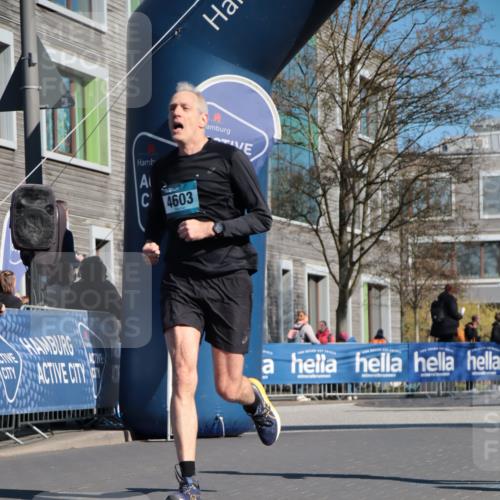 06.04.2025 - 44. Internationalen Wilhelmsburger Insellauf A. Gomolzig http://msf.ph/oto/7576107 06.04.2025 10:35:28 Ziel 3936, 3958, 4283, 4284, 4603 meine-sportfotos.de