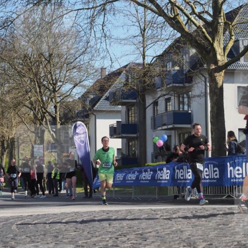 06.04.2025 - 44. Internationalen Wilhelmsburger Insellauf Luisa Fischer http://msf.ph/oto/7576151 06.04.2025 10:37:59 Ziel 4279, 3295, 3840, 3921, 430 meine-sportfotos.de