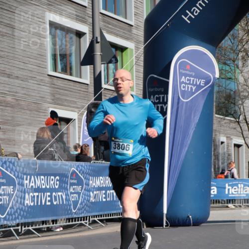 06.04.2025 - 44. Internationalen Wilhelmsburger Insellauf A. Gomolzig http://msf.ph/oto/7576154 06.04.2025 10:35:16 Ziel 3049, 3463, 3806, 5029 meine-sportfotos.de