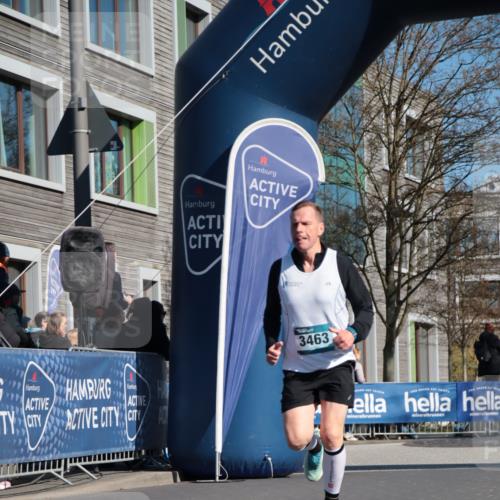 06.04.2025 - 44. Internationalen Wilhelmsburger Insellauf A. Gomolzig http://msf.ph/oto/7576218 06.04.2025 10:35:11 Ziel 3118, 3463, 3806, 5029 meine-sportfotos.de