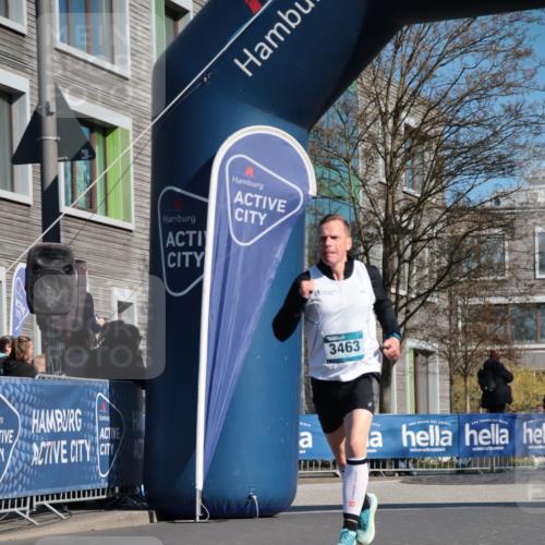06.04.2025 - 44. Internationalen Wilhelmsburger Insellauf A. Gomolzig http://msf.ph/oto/7576224 06.04.2025 10:35:11 Ziel 3118, 3463, 3806, 5029 meine-sportfotos.de