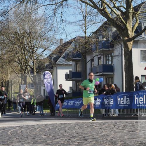 06.04.2025 - 44. Internationalen Wilhelmsburger Insellauf Luisa Fischer http://msf.ph/oto/7576232 06.04.2025 10:38:00 Ziel 4278, 4279, 4290, 3840, 3921 meine-sportfotos.de
