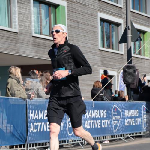 06.04.2025 - 44. Internationalen Wilhelmsburger Insellauf A. Gomolzig http://msf.ph/oto/7576251 06.04.2025 10:35:07 Ziel 3118, 3463 meine-sportfotos.de