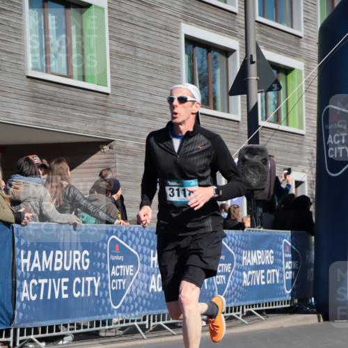 06.04.2025 - 44. Internationalen Wilhelmsburger Insellauf A. Gomolzig http://msf.ph/oto/7576260 06.04.2025 10:35:07 Ziel 3118, 3463 meine-sportfotos.de