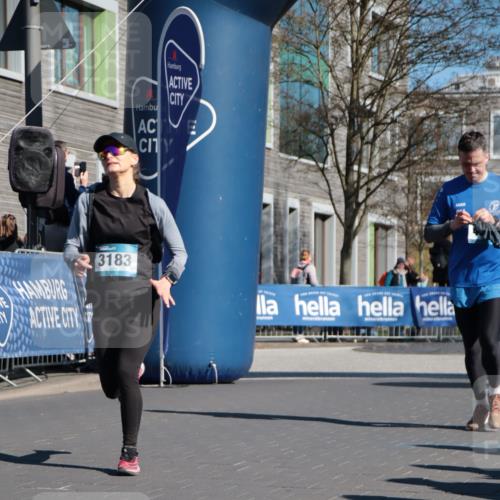 06.04.2025 - 44. Internationalen Wilhelmsburger Insellauf A. Gomolzig http://msf.ph/oto/7576344 06.04.2025 10:34:39 Ziel 3183, 4152, 4529, 4616 meine-sportfotos.de