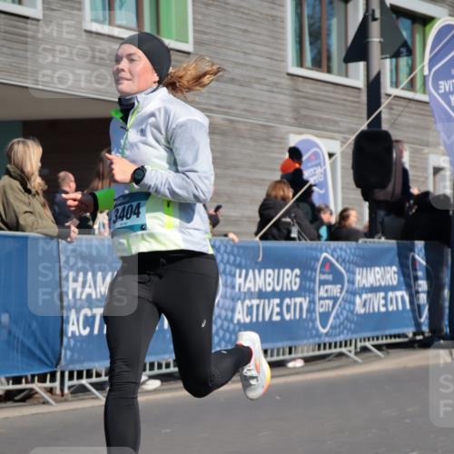 06.04.2025 - 44. Internationalen Wilhelmsburger Insellauf A. Gomolzig http://msf.ph/oto/7576383 06.04.2025 10:34:18 Ziel 3267, 3404, 4294 meine-sportfotos.de