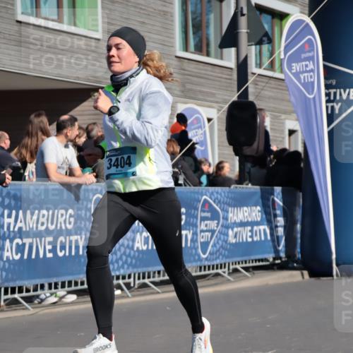 06.04.2025 - 44. Internationalen Wilhelmsburger Insellauf A. Gomolzig http://msf.ph/oto/7576387 06.04.2025 10:34:18 Ziel 3267, 3404, 4294 meine-sportfotos.de