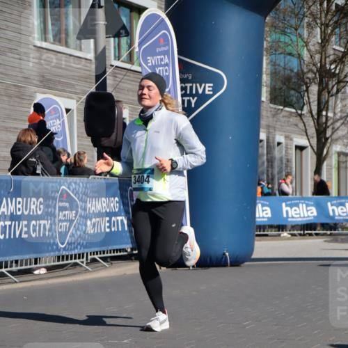 06.04.2025 - 44. Internationalen Wilhelmsburger Insellauf A. Gomolzig http://msf.ph/oto/7576399 06.04.2025 10:34:17 Ziel 3267, 3404, 4294 meine-sportfotos.de